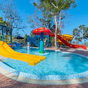 منتجع Myrus Langkawi, بانتايْ تْشينانغ